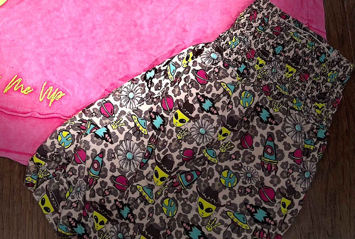 ET Peace Shorts