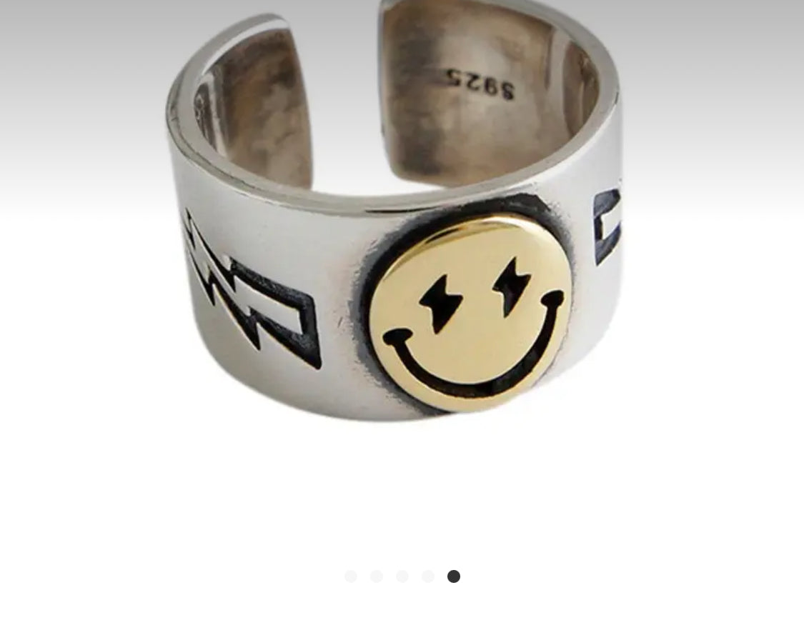 Smiley ring
